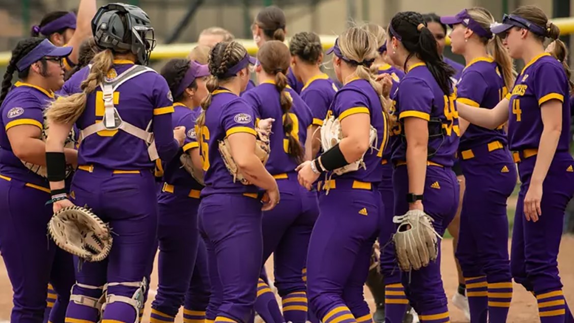 Western Illinois Earns OVC Team Sportsmanship Awards for Softball